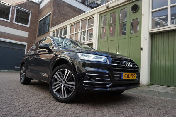 Audi Q5 55 TFSI e quattro Competition Aut7 | Black on Black | B&O | S-line | Virtual Cockpit | Adaptive cruise | Sfeerverlichting | Trekhaak |