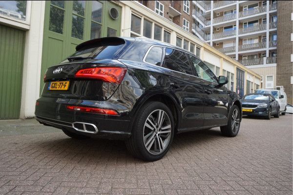 Audi Q5 55 TFSI e quattro Competition Aut7 | Black on Black | B&O | S-line | Virtual Cockpit | Adaptive cruise | Sfeerverlichting | Trekhaak |
