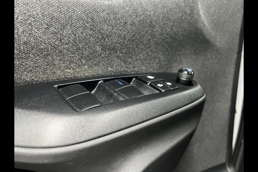 Toyota Yaris 1.5 Hybrid Dynamic | Carplay | Camera | Cruise| Toyota Yaris 1.5 Hybrid Dynamic | Carplay | Camera | Cruise|