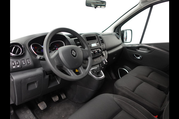 Renault Trafic Passenger 2.0 dCi 120 L2H1 9 Persoons Airco Bluetooth  Led  Parkeersensoren