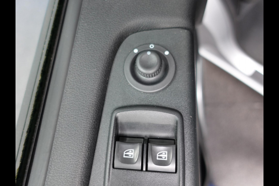 Renault Trafic Passenger 2.0 dCi 120 L2H1 9 Persoons Airco Bluetooth  Led  Parkeersensoren