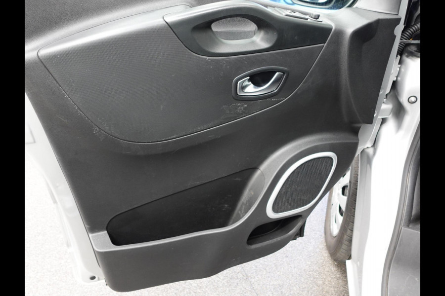 Renault Trafic Passenger 2.0 dCi 120 L2H1 9 Persoons Airco Bluetooth  Led  Parkeersensoren