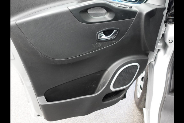 Renault Trafic Passenger 2.0 dCi 120 L2H1 9 Persoons Airco Bluetooth  Led  Parkeersensoren