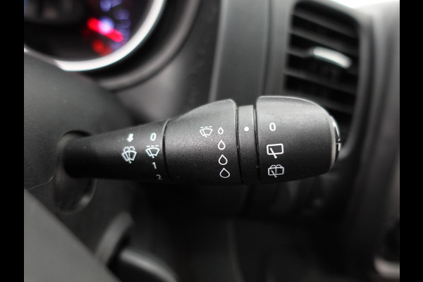 Renault Trafic Passenger 2.0 dCi 120 L2H1 9 Persoons Airco Bluetooth  Led  Parkeersensoren