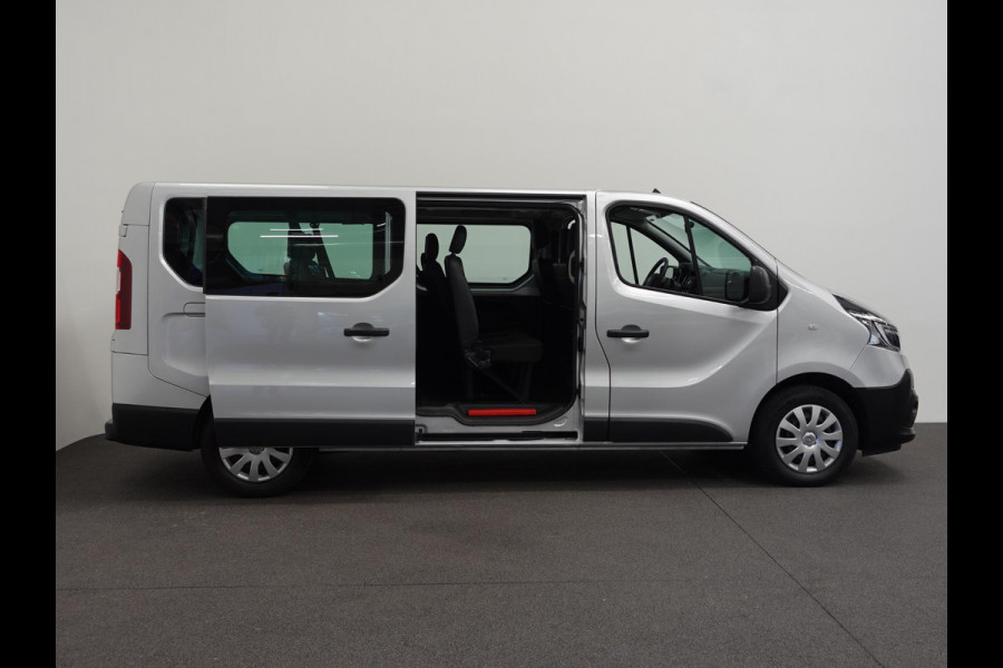 Renault Trafic Passenger 2.0 dCi 120 L2H1 9 Persoons Airco Bluetooth  Led  Parkeersensoren