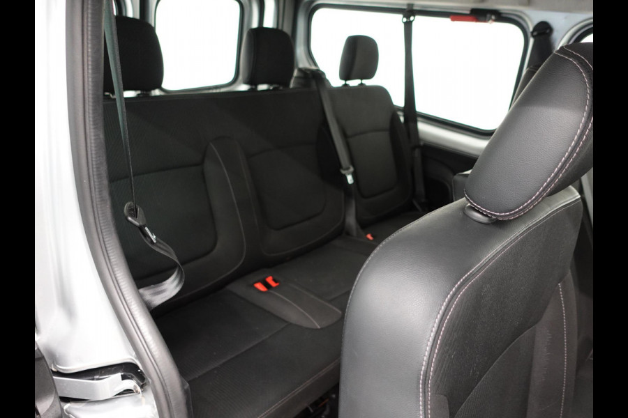 Renault Trafic Passenger 2.0 dCi 120 L2H1 9 Persoons Airco Bluetooth  Led  Parkeersensoren