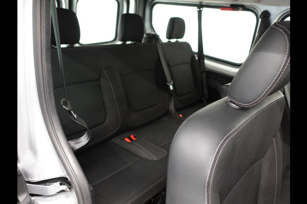 Renault Trafic Passenger 2.0 dCi 120 L2H1 9 Persoons Airco Bluetooth  Led  Parkeersensoren