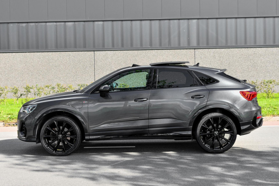 Audi Q3 Sportback 45 TFSI e 3x S-Line. Pano, ACC, Keyless, Dodeh, Camera, Matrix, 21'', CarPlay!