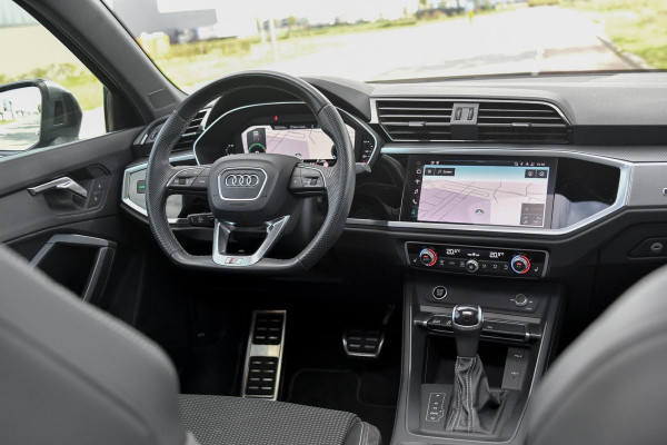 Audi Q3 Sportback 45 TFSI e 3x S-Line. Pano, ACC, Keyless, Dodeh, Camera, Matrix, 21'', CarPlay!
