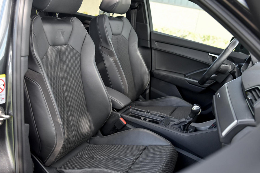Audi Q3 Sportback 45 TFSI e 3x S-Line. Pano, ACC, Keyless, Dodeh, Camera, Matrix, 21'', CarPlay!