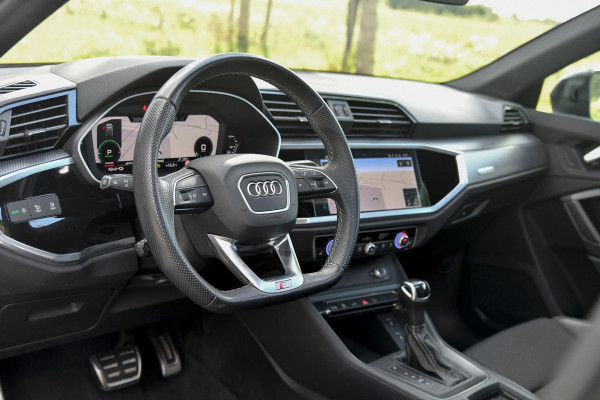 Audi Q3 Sportback 45 TFSI e 3x S-Line. Pano, ACC, Keyless, Dodeh, Camera, Matrix, 21'', CarPlay!