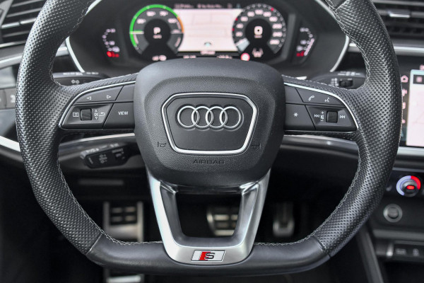 Audi Q3 Sportback 45 TFSI e 3x S-Line. Pano, ACC, Keyless, Dodeh, Camera, Matrix, 21'', CarPlay!