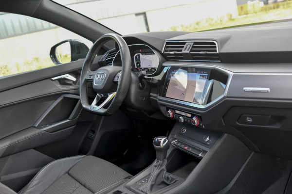 Audi Q3 Sportback 45 TFSI e 3x S-Line. Pano, ACC, Keyless, Dodeh, Camera, Matrix, 21'', CarPlay!