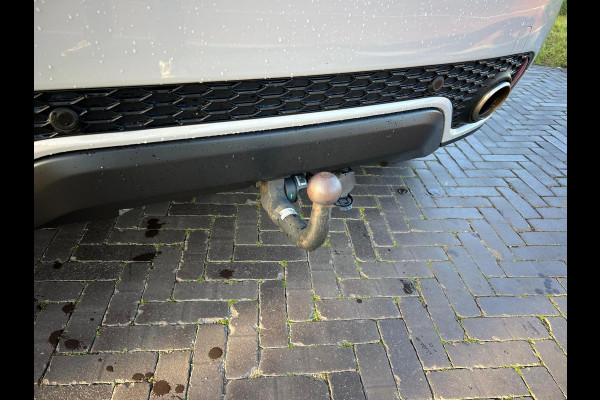 Jaguar E-Pace 2.0 P300 AWD R-Dynamic HSE | 300PK | Panoramadak |