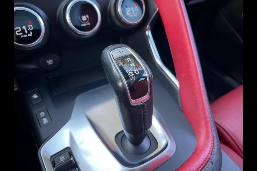Jaguar E-Pace 2.0 P300 AWD R-Dynamic HSE | 300PK | Panoramadak |