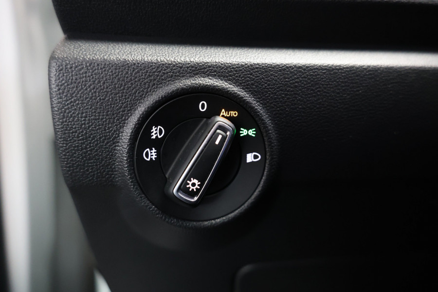 Volkswagen T-Roc 1.0 TSI R-Line CLIMA VIRTUAL PDC CARPLAY CAMERA PANO LANE+FRONT Ass. '19