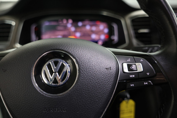 Volkswagen T-Roc 1.0 TSI R-Line CLIMA VIRTUAL PDC CARPLAY CAMERA PANO LANE+FRONT Ass. '19