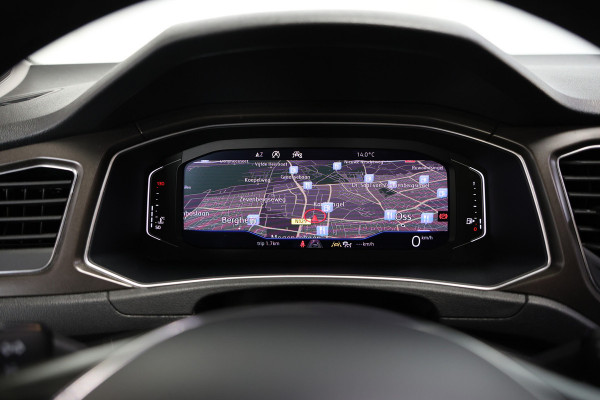 Volkswagen T-Roc 1.0 TSI R-Line CLIMA VIRTUAL PDC CARPLAY CAMERA PANO LANE+FRONT Ass. '19