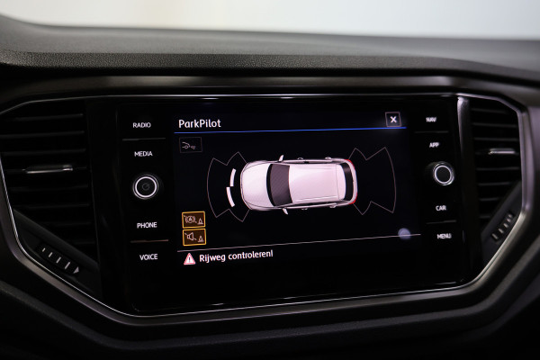 Volkswagen T-Roc 1.0 TSI R-Line CLIMA VIRTUAL PDC CARPLAY CAMERA PANO LANE+FRONT Ass. '19