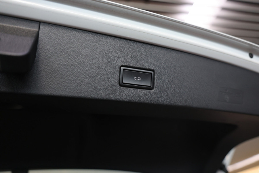 Volkswagen T-Roc 1.0 TSI R-Line CLIMA VIRTUAL PDC CARPLAY CAMERA PANO LANE+FRONT Ass. '19