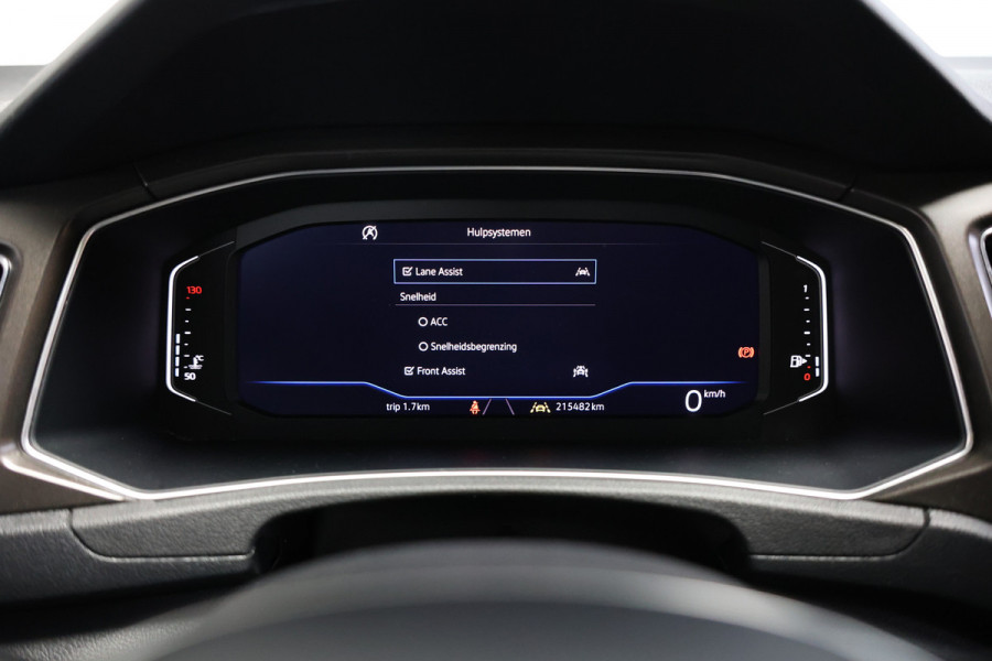 Volkswagen T-Roc 1.0 TSI R-Line CLIMA VIRTUAL PDC CARPLAY CAMERA PANO LANE+FRONT Ass. '19