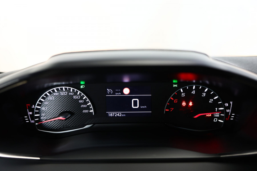 Peugeot 208 1.2 PureTech Active Pack NAVI CARPLAY BT CRUISE C LANEass. '22