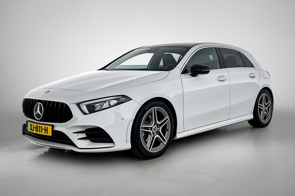 Mercedes-Benz A-Klasse 200 Business Solution AMG(NL-auto, Dealer onderhoud, Trekhaak, Navi, Camera, StoelV, Etc)