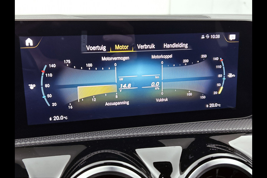 Mercedes-Benz A-Klasse 200 Business Solution AMG(NL-auto, Dealer onderhoud, Trekhaak, Navi, Camera, StoelV, Etc)