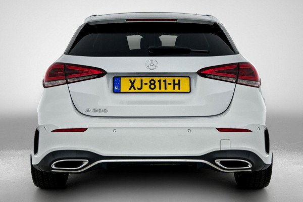 Mercedes-Benz A-Klasse 200 Business Solution AMG(NL-auto, Dealer onderhoud, Trekhaak, Navi, Camera, StoelV, Etc)