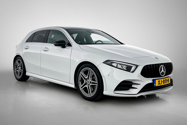Mercedes-Benz A-Klasse 200 Business Solution AMG(NL-auto, Dealer onderhoud, Trekhaak, Navi, Camera, StoelV, Etc)