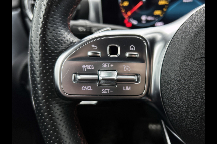 Mercedes-Benz A-Klasse 200 Business Solution AMG(NL-auto, Dealer onderhoud, Trekhaak, Navi, Camera, StoelV, Etc)