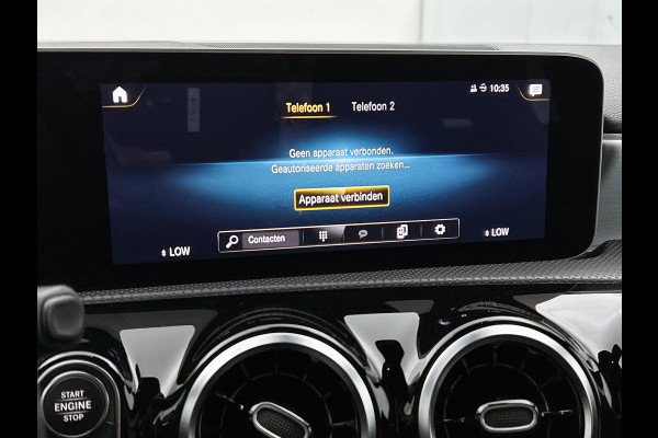Mercedes-Benz A-Klasse 200 Business Solution AMG(NL-auto, Dealer onderhoud, Trekhaak, Navi, Camera, StoelV, Etc)