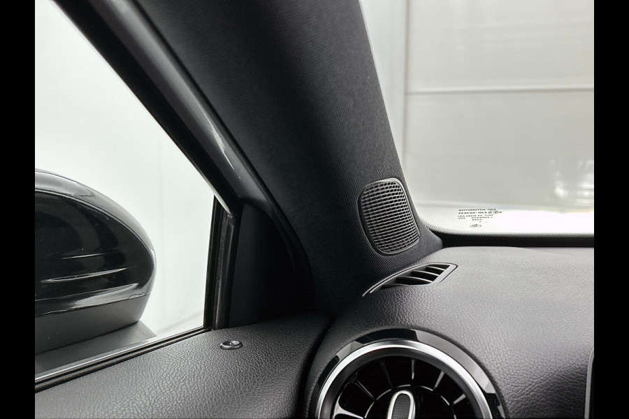 Mercedes-Benz A-Klasse 200 Business Solution AMG(NL-auto, Dealer onderhoud, Trekhaak, Navi, Camera, StoelV, Etc)