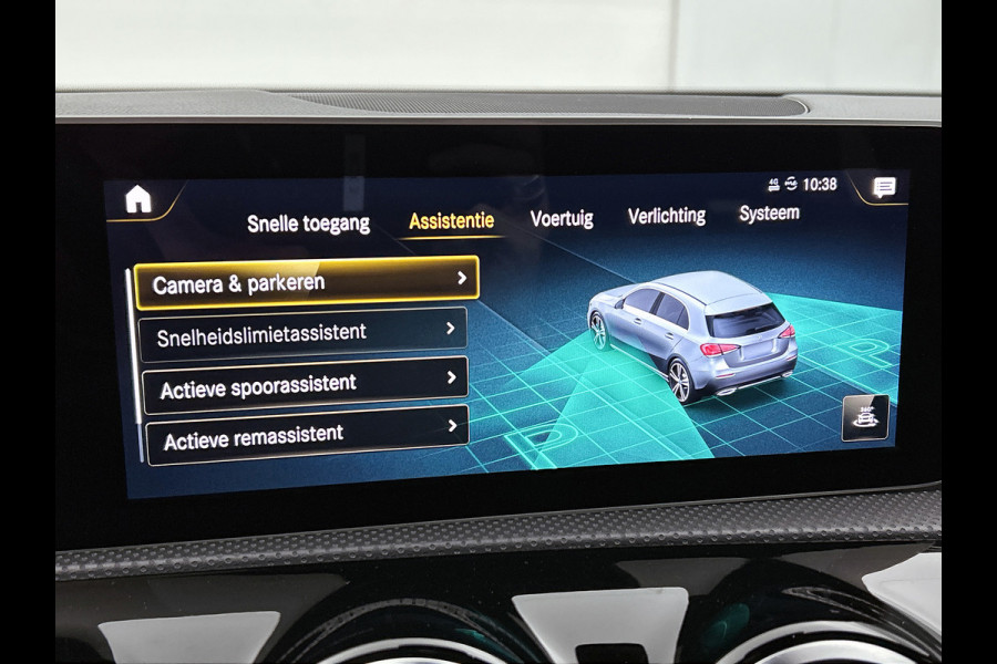 Mercedes-Benz A-Klasse 200 Business Solution AMG(NL-auto, Dealer onderhoud, Trekhaak, Navi, Camera, StoelV, Etc)