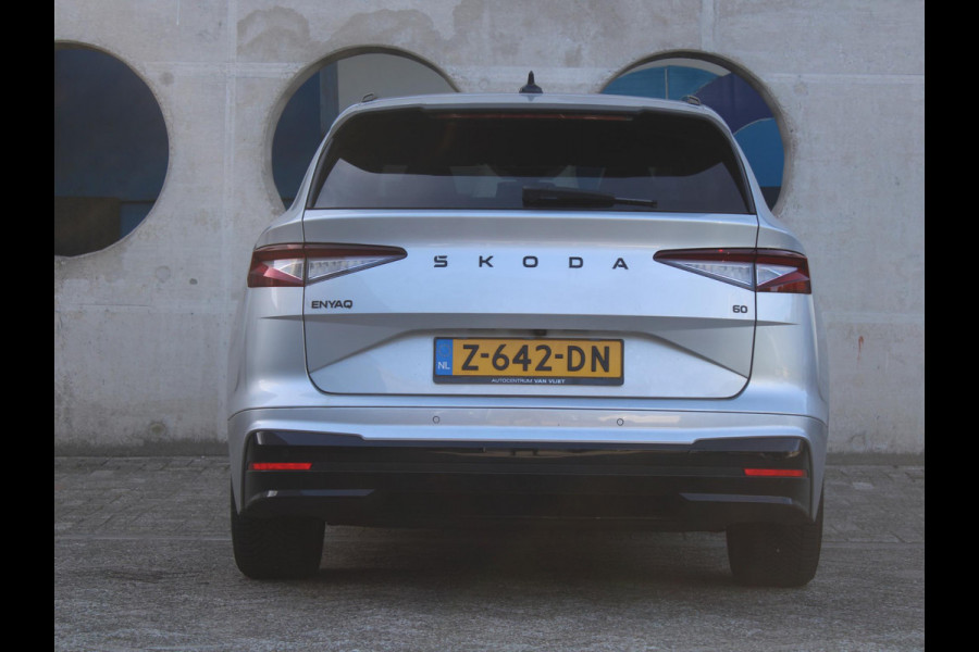 Škoda Enyaq 60 Sportline | TREKHAAK WEGKLAPBAAR | NAVIGATIE | ACHTERUITRIJCAMERA |