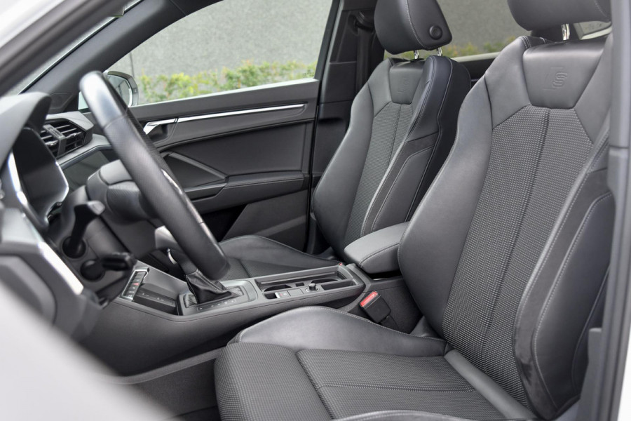 Audi Q3 Sportback 45 TFSI e 3x S-Line. Pano, ACC, 360, Stuurvw, Keyless, Sfeer, Sonos, Dodeh, Matrix, 21''!