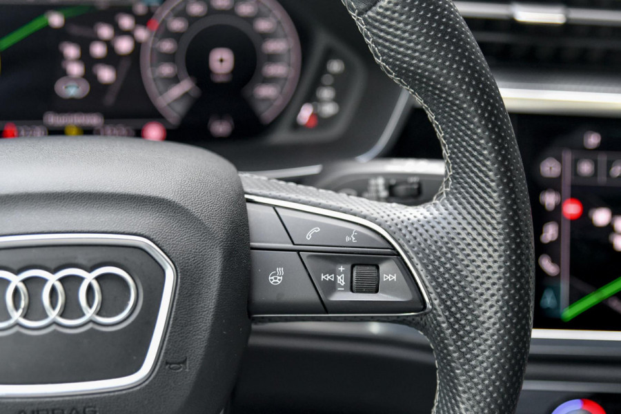 Audi Q3 Sportback 45 TFSI e 3x S-Line. Pano, ACC, 360, Stuurvw, Keyless, Sfeer, Sonos, Dodeh, Matrix, 21''!