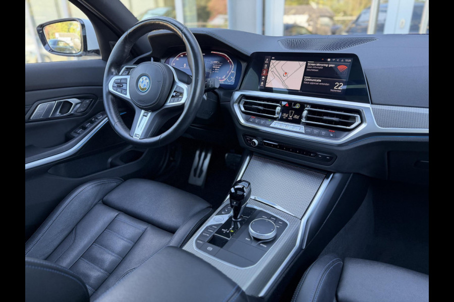 BMW 3 Serie Touring 320e xDrive High Ex M-Sport|SOH92%|Pano|Laser|M-seats|Memory|CoPilot|HiFi|HUD|Trekhaak