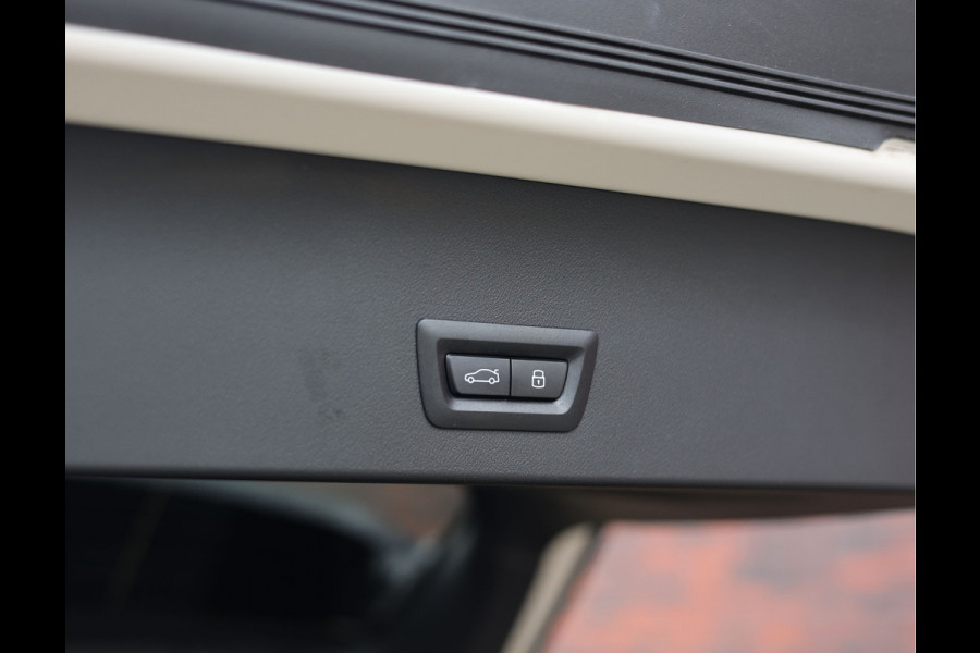 BMW X3 30e xDrive | Pano - HUD - Trekhaak