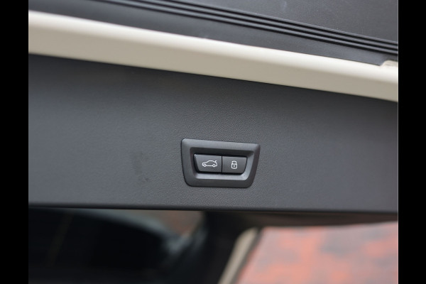BMW X3 30e xDrive | Pano - HUD - Trekhaak