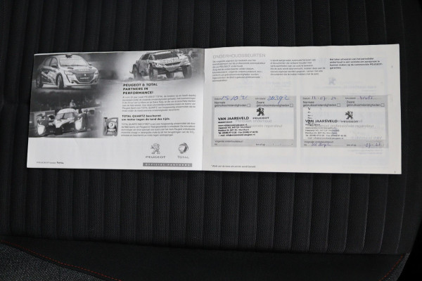 Peugeot 2008 1.2 PureTech Blue*NAVI*CAM*HAAK*ECC*CRUISE*CARPLAY