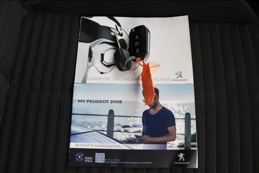 Peugeot 2008 1.2 PureTech Blue*NAVI*CAM*HAAK*ECC*CRUISE*CARPLAY