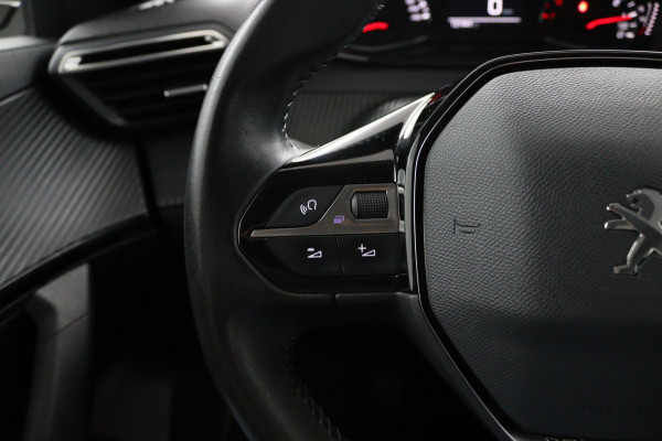 Peugeot 2008 1.2 PureTech Blue*NAVI*CAM*HAAK*ECC*CRUISE*CARPLAY