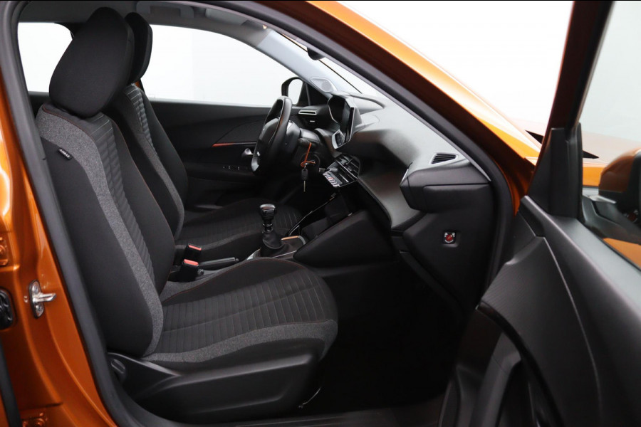 Peugeot 2008 1.2 PureTech Blue*NAVI*CAM*HAAK*ECC*CRUISE*CARPLAY