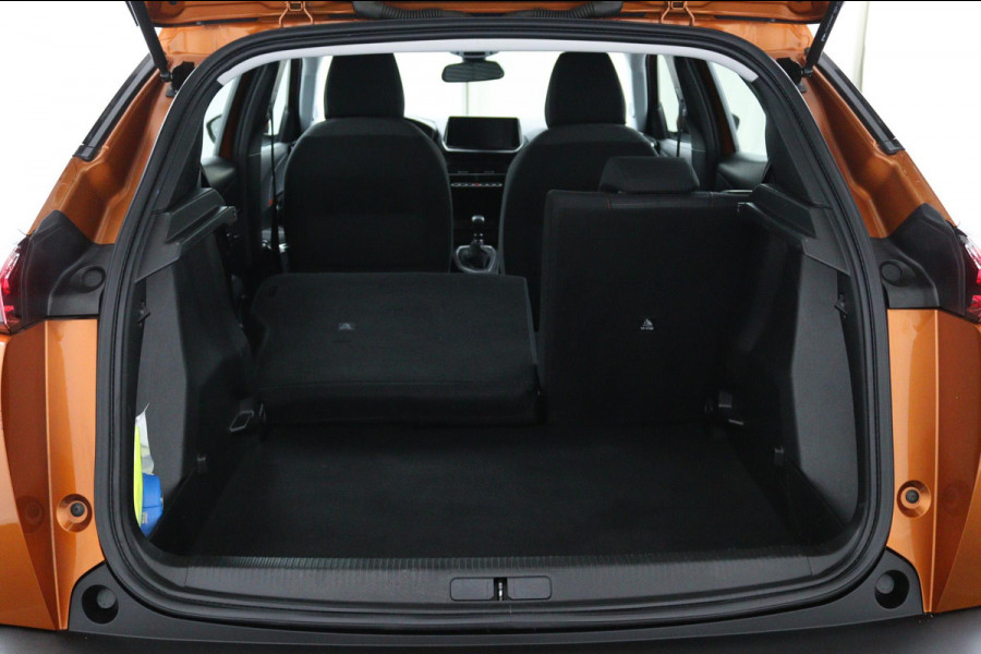 Peugeot 2008 1.2 PureTech Blue*NAVI*CAM*HAAK*ECC*CRUISE*CARPLAY