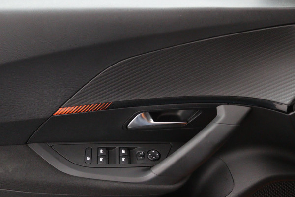 Peugeot 2008 1.2 PureTech Blue*NAVI*CAM*HAAK*ECC*CRUISE*CARPLAY