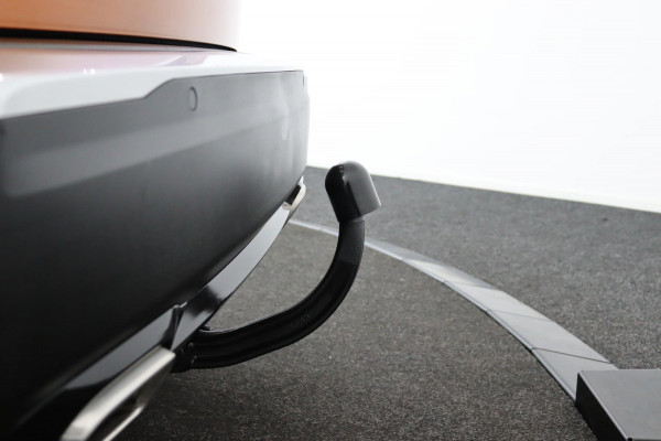 Peugeot 2008 1.2 PureTech Blue*NAVI*CAM*HAAK*ECC*CRUISE*CARPLAY