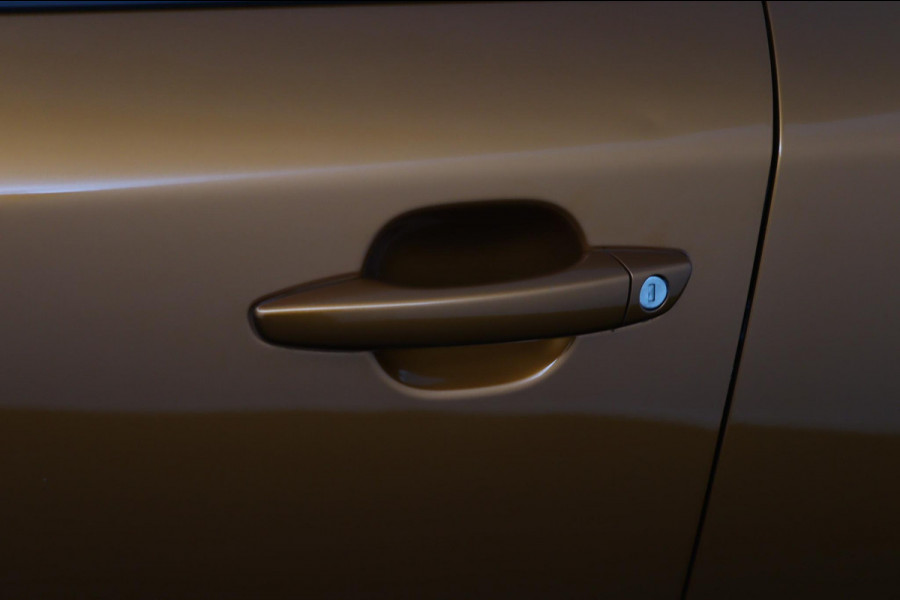 Peugeot 2008 1.2 PureTech Blue*NAVI*CAM*HAAK*ECC*CRUISE*CARPLAY