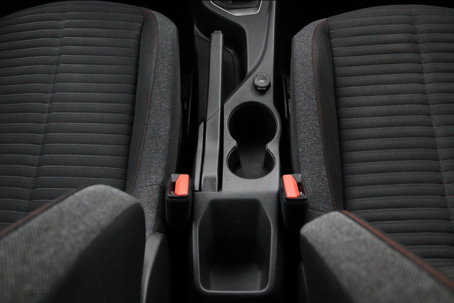 Peugeot 2008 1.2 PureTech Blue*NAVI*CAM*HAAK*ECC*CRUISE*CARPLAY