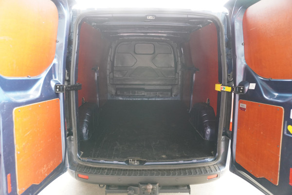Ford Transit Custom 320 2.0 TDCI 130pk L2H1 Trend nr. V197 | Airco | Cruise | Navi | trekhaak